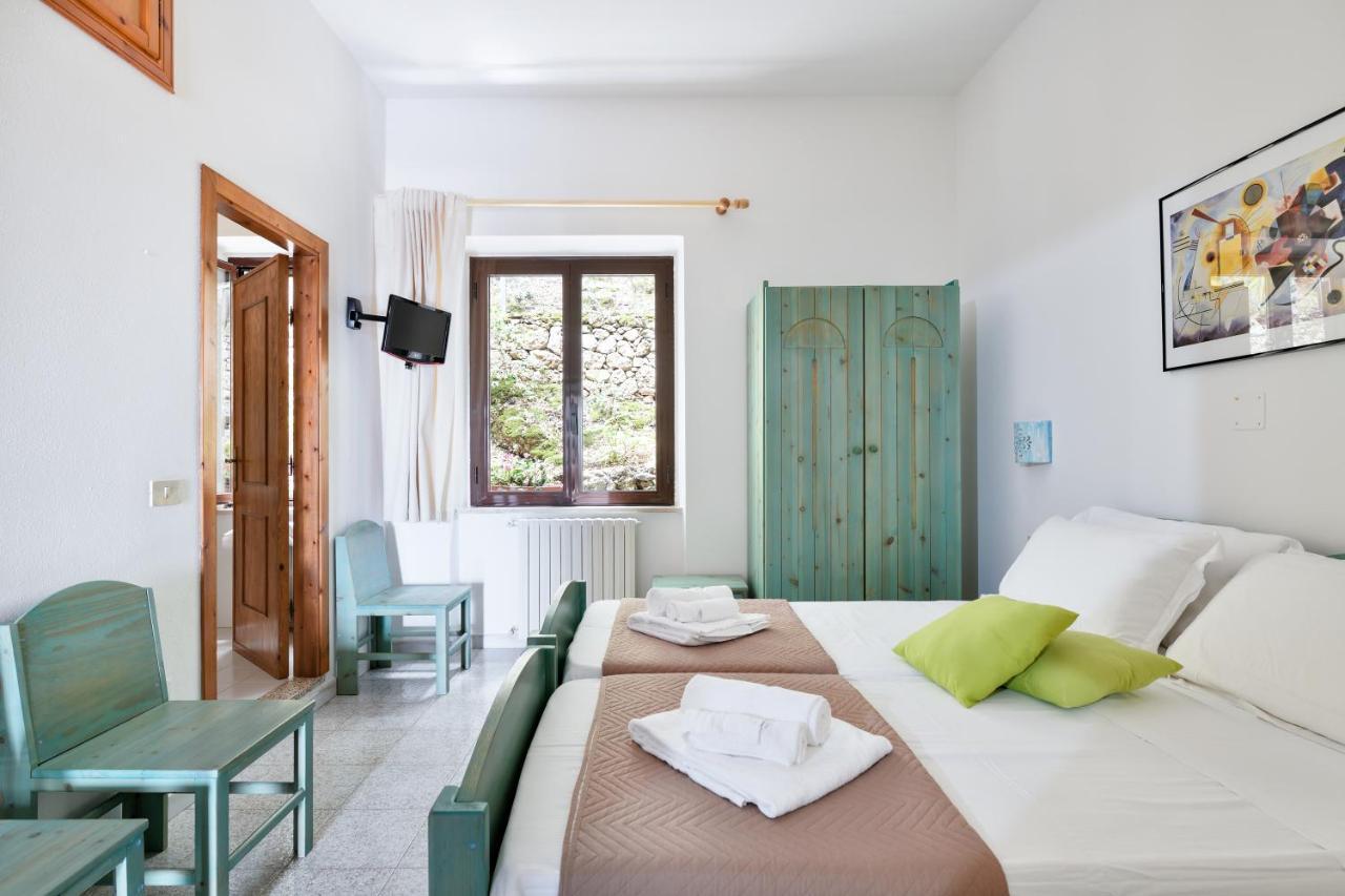Hotel S'Enis Monte Maccione Oliena Exterior foto